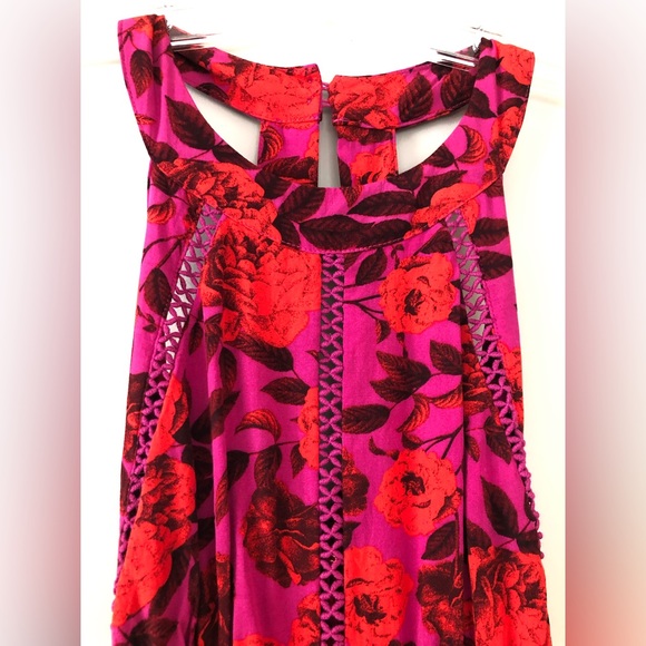 Vacation Dress - Picture 3 of 9